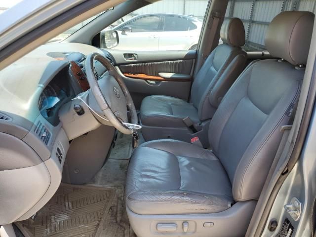 2005 Toyota Sienna XLE