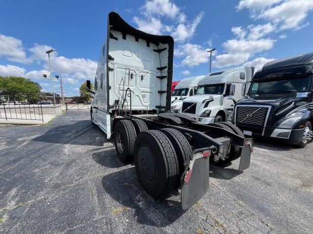 2022 Freightliner Cascadia 126