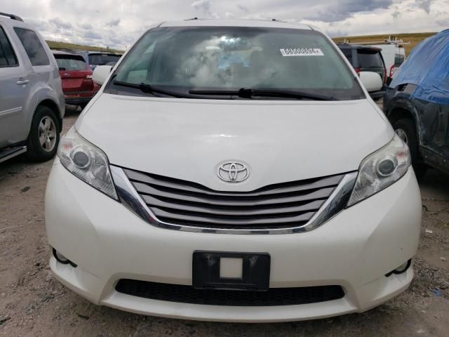 2016 Toyota Sienna XLE