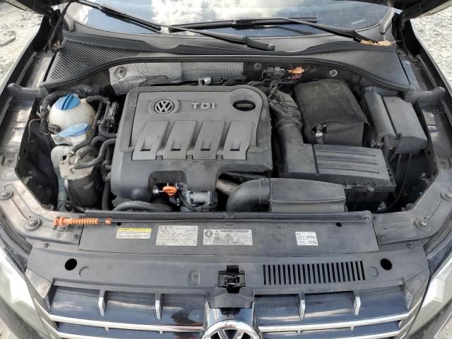 2013 Volkswagen Passat SEL