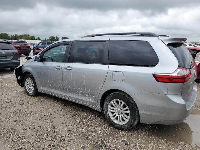 2017 Toyota Sienna XLE