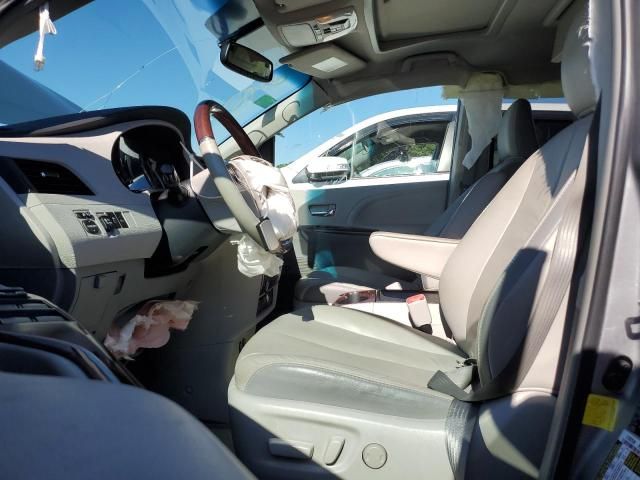 2012 Toyota Sienna XLE