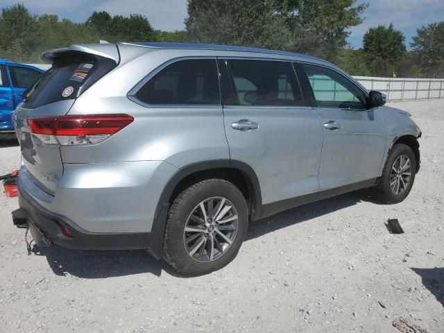 2019 Toyota Highlander SE