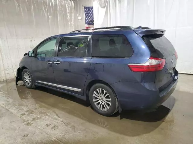 2020 Toyota Sienna XLE