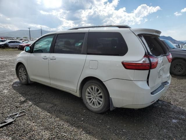 2017 Toyota Sienna XLE