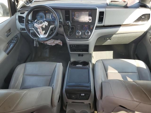 2015 Toyota Sienna XLE