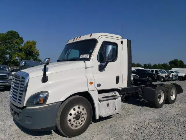 2019 Freightliner Cascadia 125