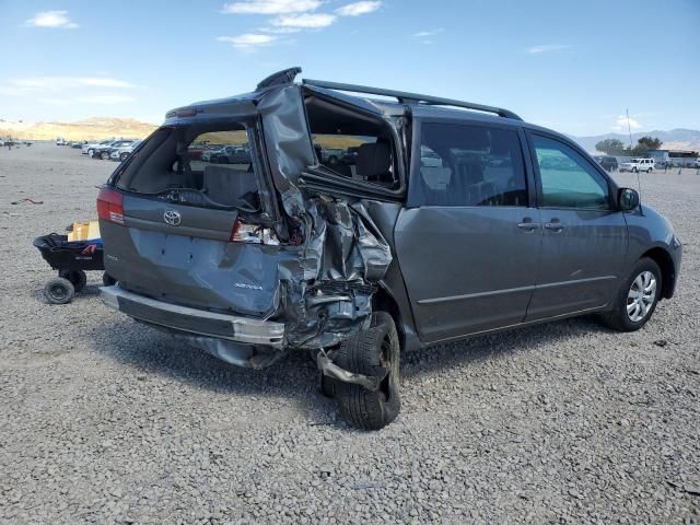 2005 Toyota Sienna CE