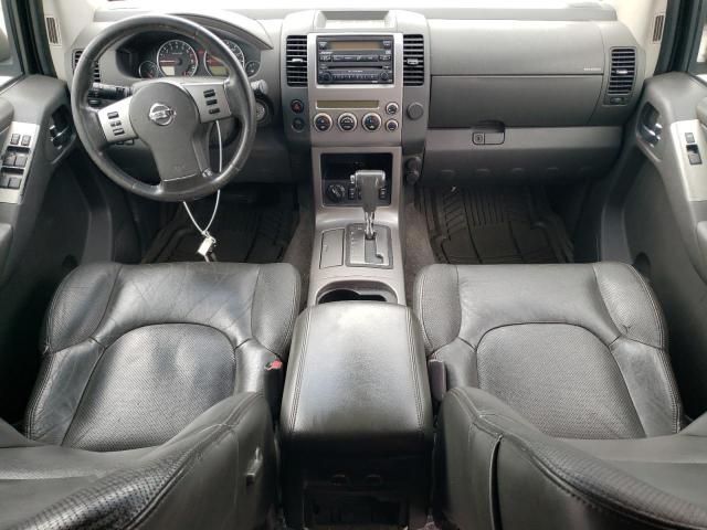 2005 Nissan Pathfinder LE