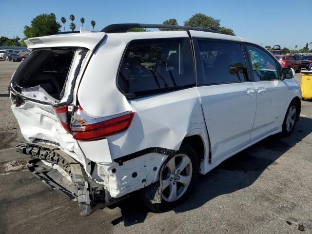 2019 Toyota Sienna LE