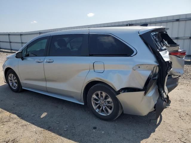 2021 Toyota Sienna XLE