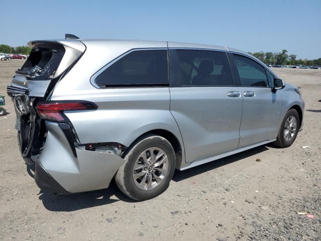 2021 Toyota Sienna XLE