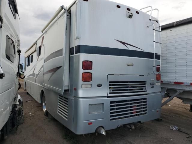 2001 Winnebago 2001 Freightliner Chassis X Line Motor Home