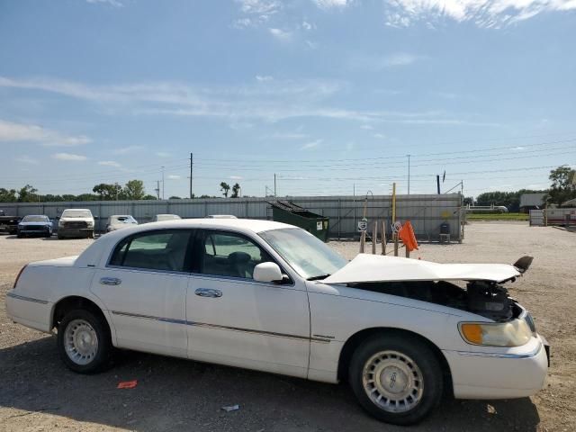 1999 Lincoln Town Car Executive