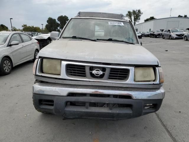 2000 Nissan Frontier Crew Cab XE