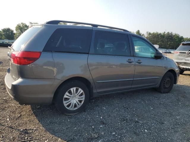 2004 Toyota Sienna CE