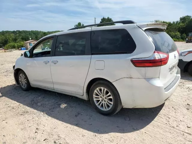 2016 Toyota Sienna XLE