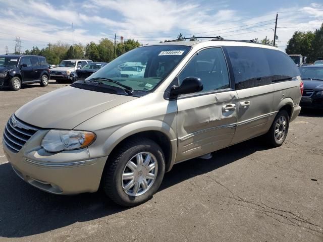 2005 Chrysler Town & Country Touring