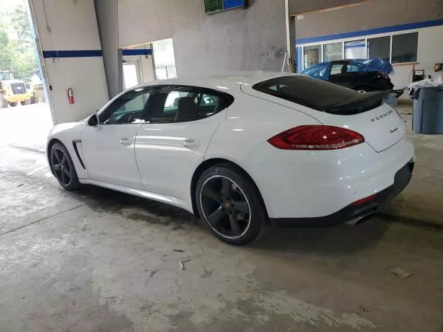 2016 Porsche Panamera 2