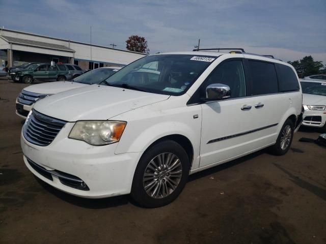 2014 Chrysler Town & Country Touring L