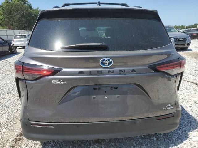 2021 Toyota Sienna XLE