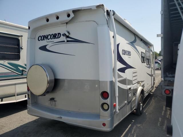 2004 Coachmen 2004 Ford Econoline E450 Super Duty Cutaway Van