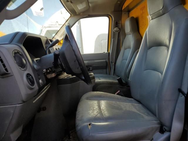 2016 Ford Econoline E350 Super Duty Cutaway Van