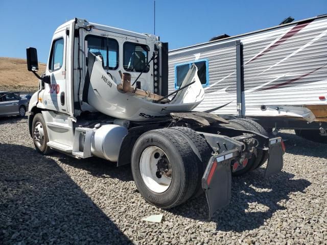 2014 Freightliner Cascadia 113