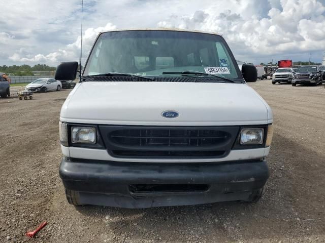 2002 Ford Econoline E350 Super Duty Wagon