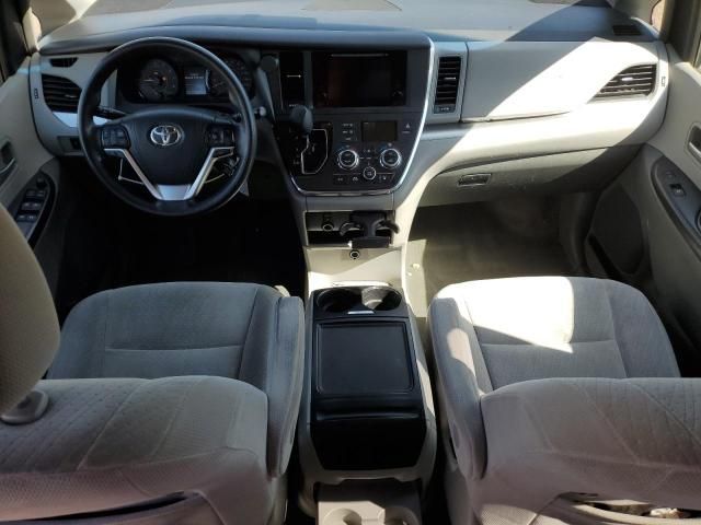 2016 Toyota Sienna LE