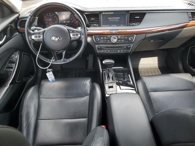 2018 KIA Cadenza Luxury