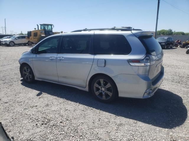 2015 Toyota Sienna Sport