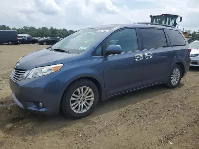 2015 Toyota Sienna XLE