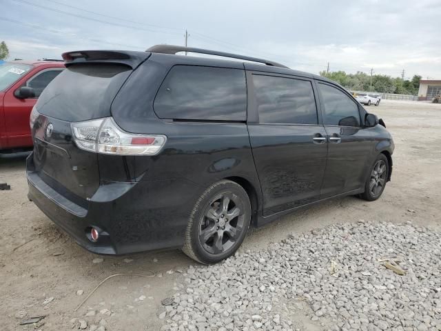 2015 Toyota Sienna Sport