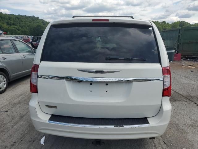 2013 Chrysler Town & Country Touring