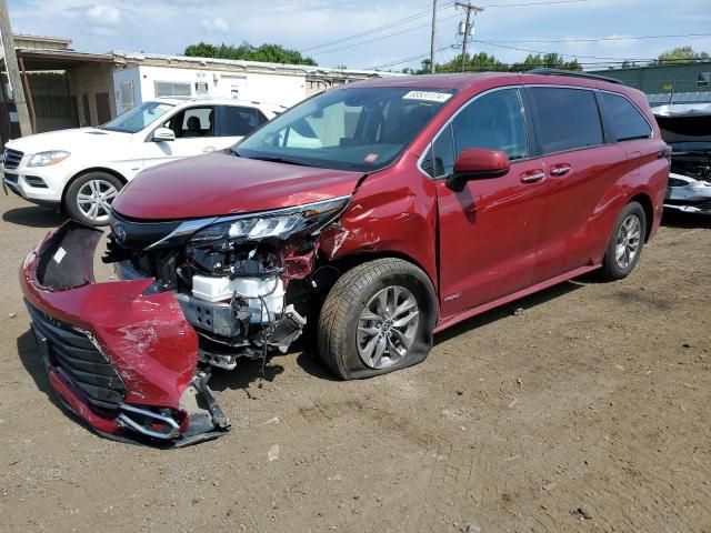 2021 Toyota Sienna XLE