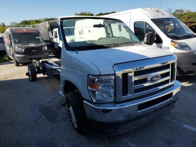 2024 Ford Econoline E450 Super Duty Cutaway Van