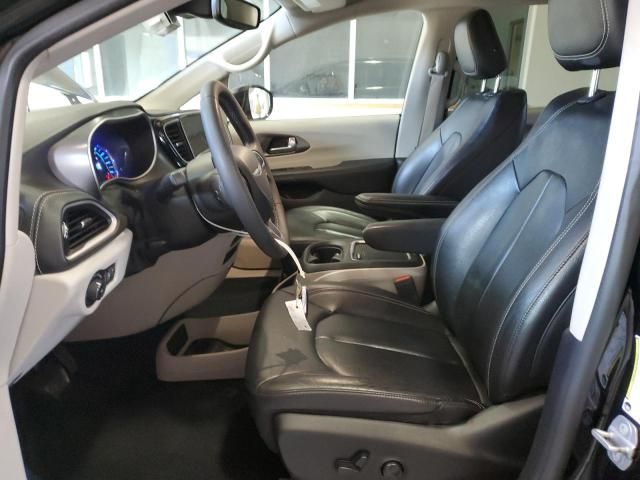 2022 Chrysler Pacifica Hybrid Touring L