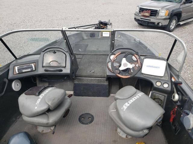 2005 Land Rover Boat