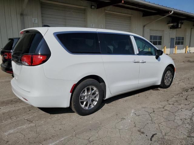 2024 Chrysler Voyager LX