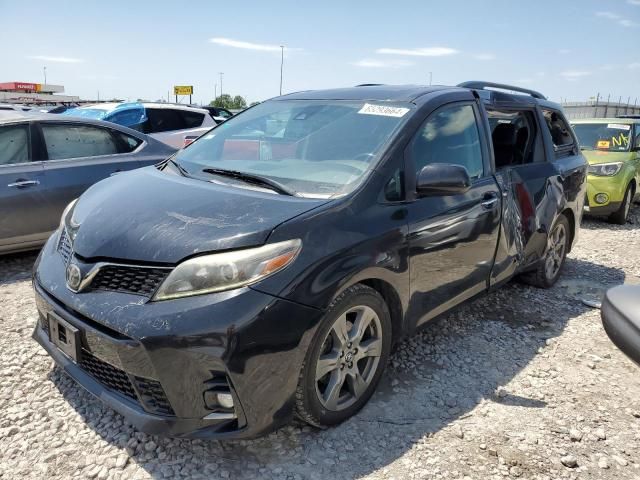 2018 Toyota Sienna SE