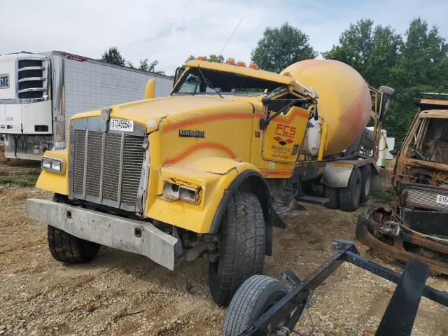 2000 Kenworth Construction W900