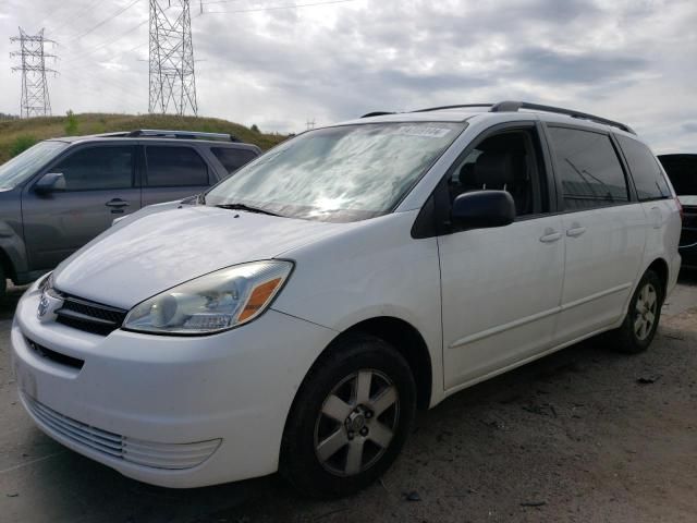 2004 Toyota Sienna CE