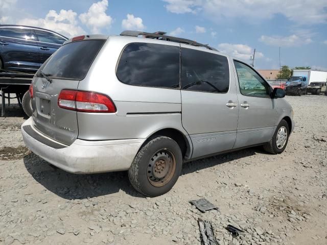 2001 Toyota Sienna LE