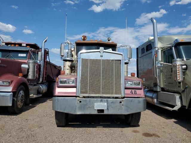 1984 Kenworth Construction W900