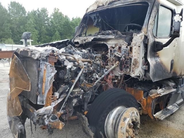 2014 Freightliner Cascadia 125