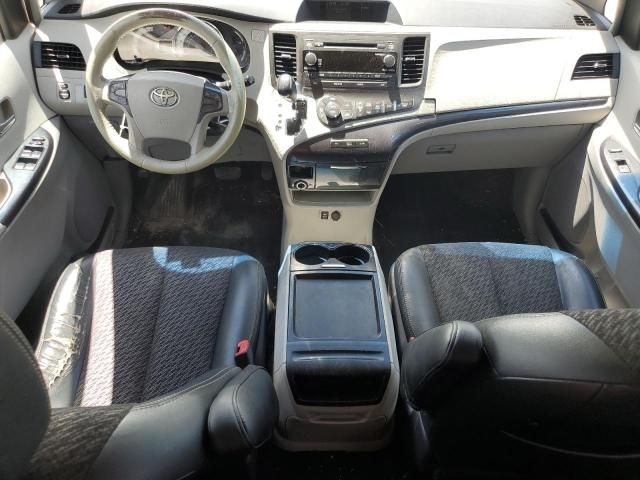 2011 Toyota Sienna Sport