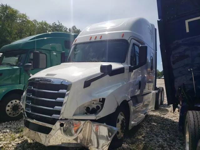 2019 Freightliner Cascadia 126