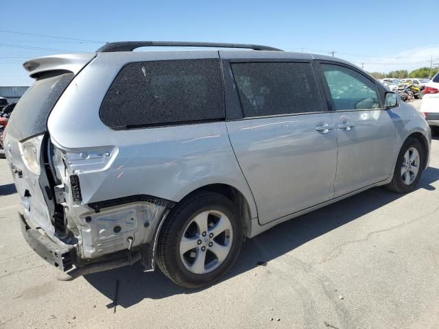 2017 Toyota Sienna LE