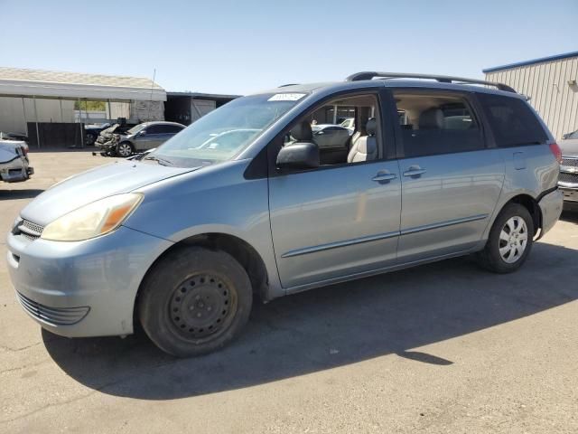 2004 Toyota Sienna CE